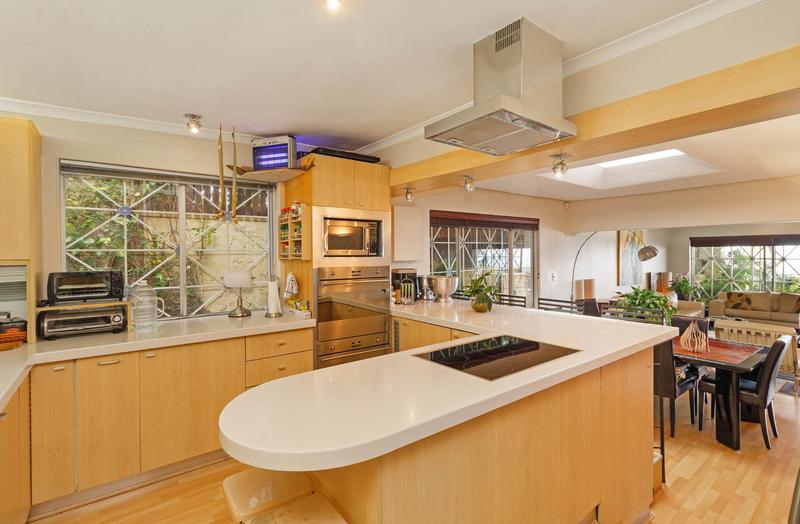 3 Bedroom Property for Sale in Green Point Western Cape